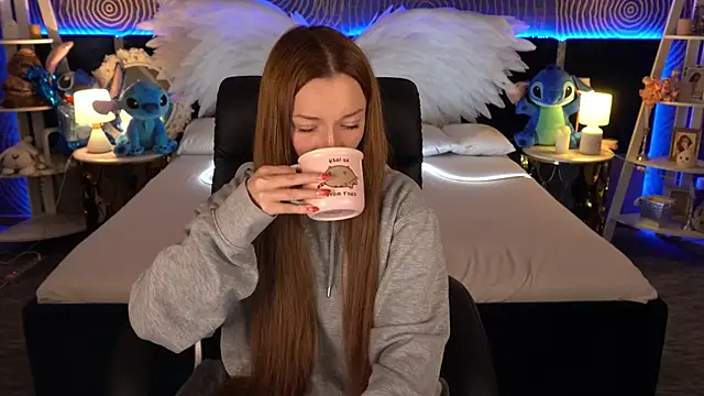 FoxyMayy online show from 11-19-25, 02:06