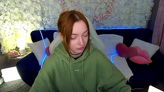 FoxyMayy online show from 04-10-26, 06:42