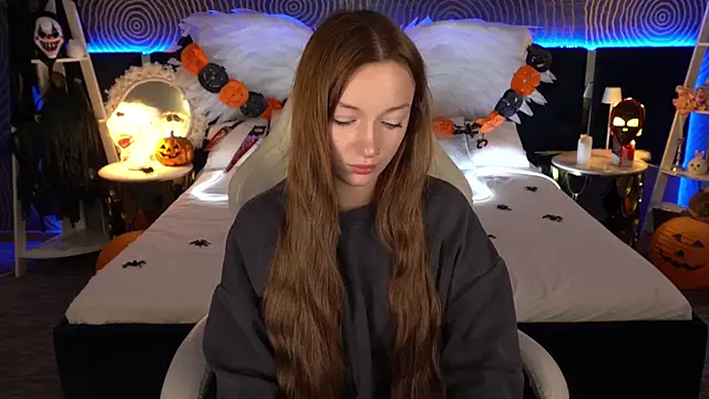 FoxyMayy online show from 10-29-25, 02:16