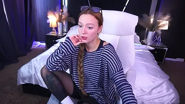 FoxyMayy online show from 10-18-25, 01:13