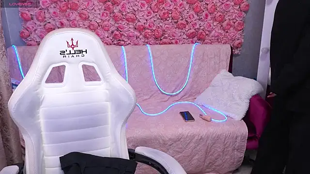 FoxyMayy online show from 04-13-26, 04:16