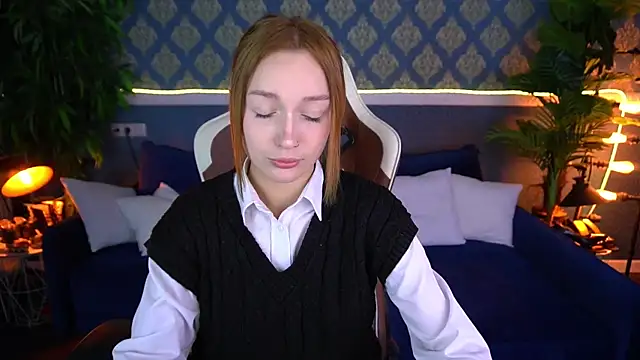 Snapshot of FoxyMayy chatting on 07-10-26, 07:03 FoxyMayy online show from 07-10-26, 07:03