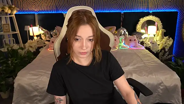 Snapshot of FoxyMayy chatting on 06-13-26, 01:09 FoxyMayy online show from 06-13-26, 01:09