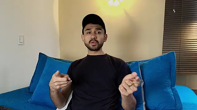 Axel Moon S online show from 10-14-25, 06:52