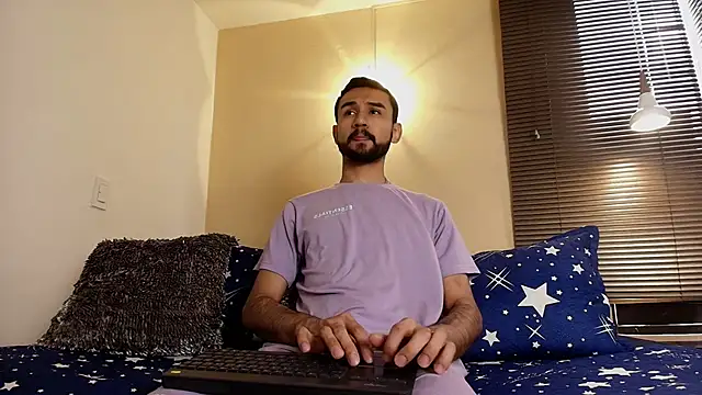 Axel Moon S online show from 11-12-25, 07:51