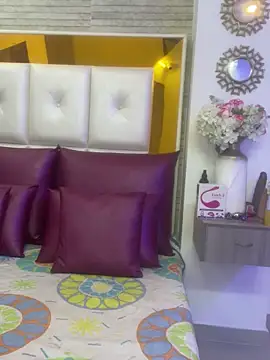 Leslie Bussh  online show from 04-19-26, 04:52