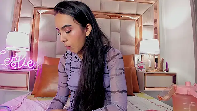 Leslie Bussh  online show from 10-08-25, 08:09