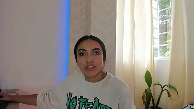 Leslie Bussh  online show from 11-21-25, 07:57