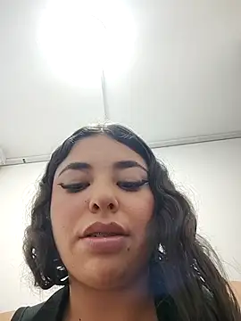Snapshot of Bagiolett chatting on 10-18-25, 09:17 Bagiolett online show from 10-18-25, 09:17