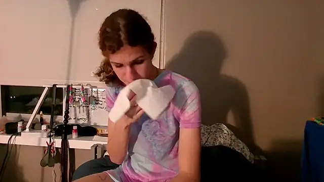 Snapshot of cuddlyavenue chatting on 10-23-25, 01:26 cuddlyavenue online show from 10-23-25, 01:26