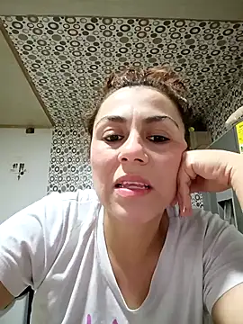 Snapshot of vanessa-titisM chatting on 09-25-25, 03:45 vanessa-titisM online show from 09-25-25, 03:45