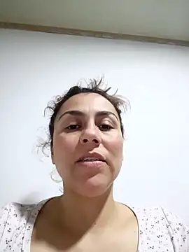 Snapshot of vanessa-titisM chatting on 09-24-25, 05:14 vanessa-titisM online show from 09-24-25, 05:14