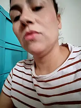 Snapshot of vanessa-titisM chatting on 10-05-25, 08:10 vanessa-titisM online show from 10-05-25, 08:10