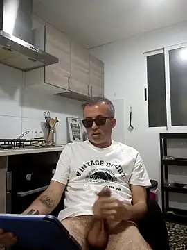 EmilioTaladdro online show from 05-01-26, 07:52
