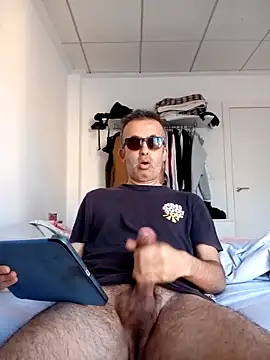 EmilioTaladdro online show from 05-13-26, 05:36