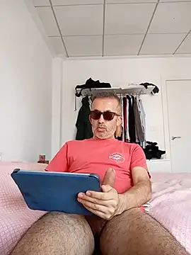 EmilioTaladdro online show from 05-17-26, 01:22