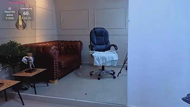 ArielBlossom    online show from 02-08-26, 12:03