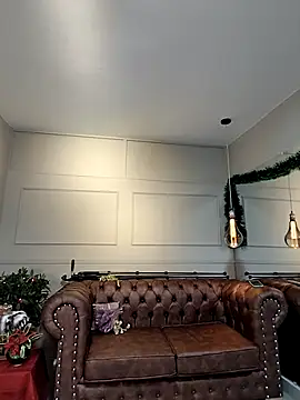 ArielBlossom    online show from 12-21-25, 11:12