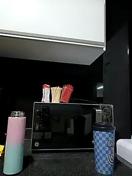 ArielBlossom    online show from 12-19-25, 11:12