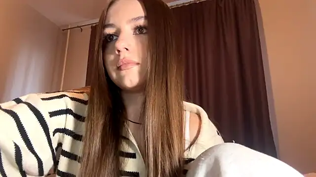 Snapshot of CatherinDream chatting on 09-15-25, 02:12 CatherinDream online show from 09-15-25, 02:12