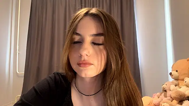 Snapshot of CatherinDream chatting on 10-14-25, 02:34 CatherinDream online show from 10-14-25, 02:34