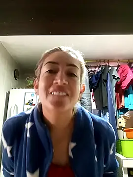 Snapshot of sara_peters_ chatting on 10-07-25, 02:40 sara peters online show from 10-07-25, 02:40
