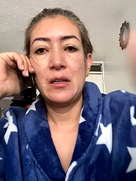 Snapshot of sara_peters_ chatting on 10-06-25, 02:29 sara peters online show from 10-06-25, 02:29