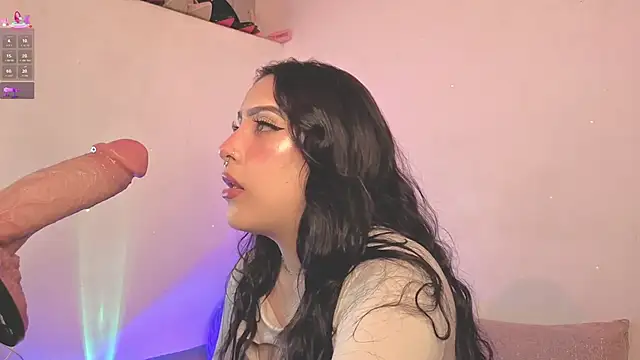 Snapshot of ashlynnlowe_ chatting on 11-22-25, 07:46 ashlynnlowe online show from 11-22-25, 07:46