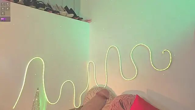 Snapshot of ashlynnlowe_ chatting on 12-04-25, 08:08 ashlynnlowe online show from 12-04-25, 08:08