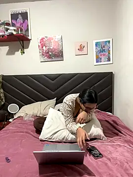 Snapshot of Afroditanamoraix chatting on 09-13-25, 01:49 Afroditanamoraix online show from 09-13-25, 01:49