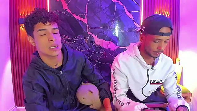 Snapshot of Lucky_boys__X chatting on 10-16-25, 01:41 Lucky boys X online show from 10-16-25, 01:41