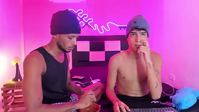 Snapshot of Lucky_boys__X chatting on 12-20-25, 07:06 Lucky boys X online show from 12-20-25, 07:06