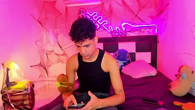 Snapshot of Lucky_boys__X chatting on 10-30-25, 12:03 Lucky boys X online show from 10-30-25, 12:03