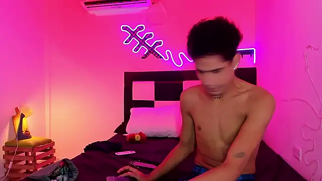 Snapshot of Lucky_boys__X chatting on 10-18-25, 11:56 Lucky boys X online show from 10-18-25, 11:56