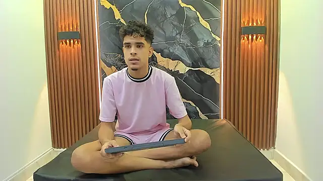 Snapshot of Lucky_boys__X chatting on 09-11-25, 11:54 Lucky boys X online show from 09-11-25, 11:54