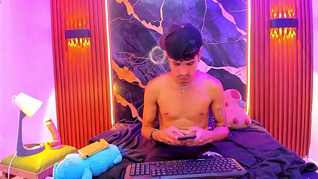 Snapshot of Lucky_boys__X chatting on 02-16-26, 04:49 Lucky boys X online show from 02-16-26, 04:49