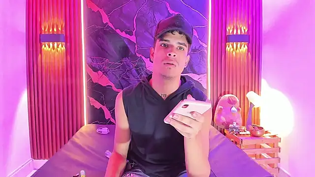 Snapshot of Lucky_boys__X chatting on 09-29-25, 11:49 Lucky boys X online show from 09-29-25, 11:49