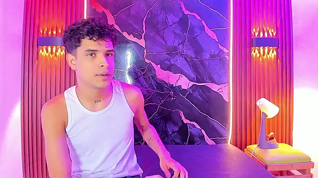 Snapshot of Lucky_boys__X chatting on 11-06-25, 11:47 Lucky boys X online show from 11-06-25, 11:47