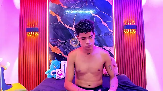 Snapshot of Lucky_boys__X chatting on 02-22-26, 07:15 Lucky boys X online show from 02-22-26, 07:15