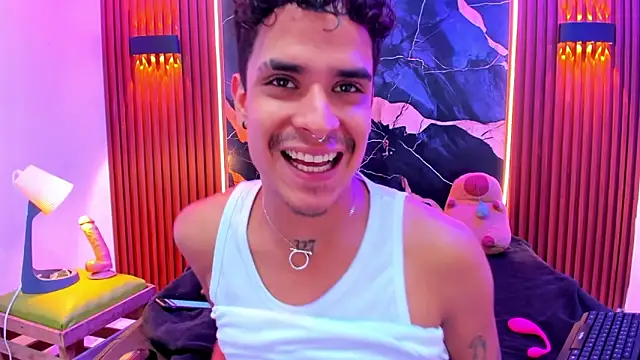 Snapshot of Lucky_boys__X chatting on 02-15-26, 08:30 Lucky boys X online show from 02-15-26, 08:30