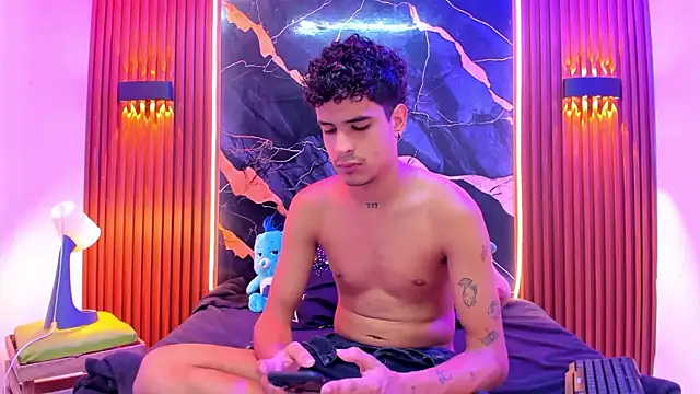 Snapshot of Lucky_boys__X chatting on 02-11-26, 06:19 Lucky boys X online show from 02-11-26, 06:19