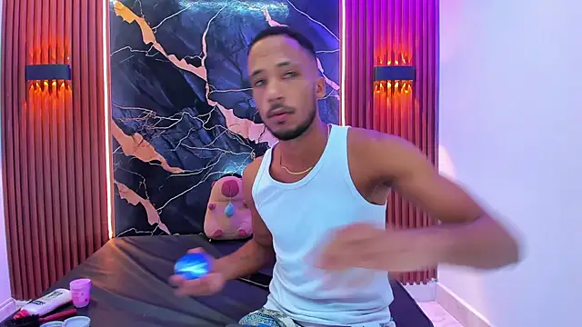 Snapshot of Lucky_boys__X chatting on 09-19-25, 11:03 Lucky boys X online show from 09-19-25, 11:03