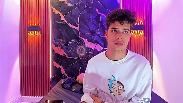 Snapshot of Lucky_boys__X chatting on 09-27-25, 01:39 Lucky boys X online show from 09-27-25, 01:39