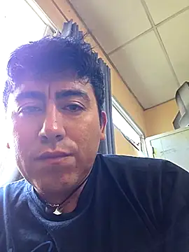 Snapshot of Arr22ZZ chatting on 01-14-26, 01:04 Arr22ZZ online show from 01-14-26, 01:04