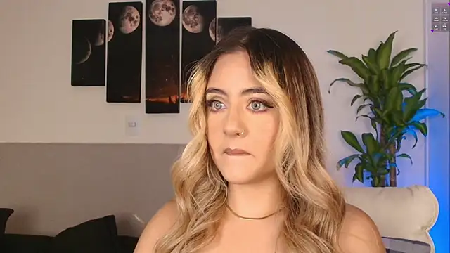 MaryMoon  online show from 11-30-25, 02:01