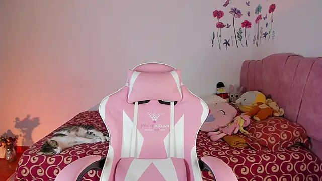 Snapshot of maddy_parker__ chatting on 06-16-26, 09:37 maddy parker online show from 06-16-26, 09:37