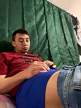 Snapshot of eslabon19 chatting on 01-14-26, 03:54 eslabon19 online show from 01-14-26, 03:54