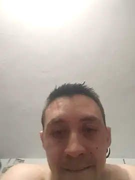 Snapshot of eslabon19 chatting on 09-30-25, 04:07 eslabon19 online show from 09-30-25, 04:07