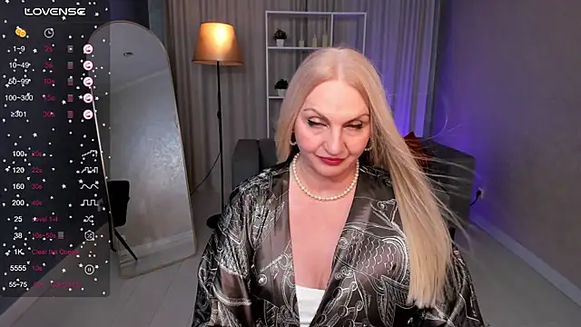 Snapshot of Nina_Devillle chatting on 11-03-25, 02:53 Nina Devillle online show from 11-03-25, 02:53