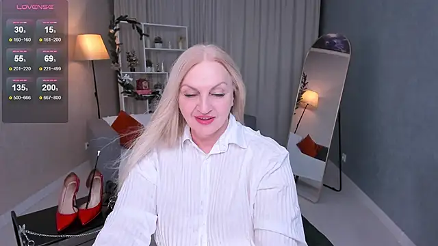 Nina Devillle online show from 12-15-25, 02:45